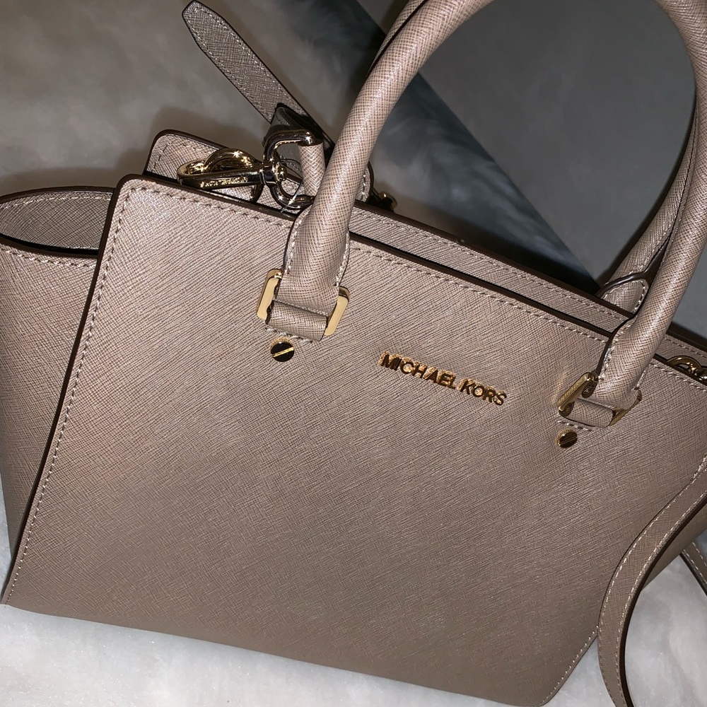 Micheal Kors Selma Saffiano Leather Medium Satchel
